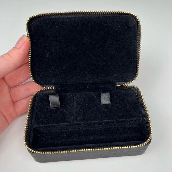 Dior Black and Gold Cosmetic Bag - Picture 6 of 7